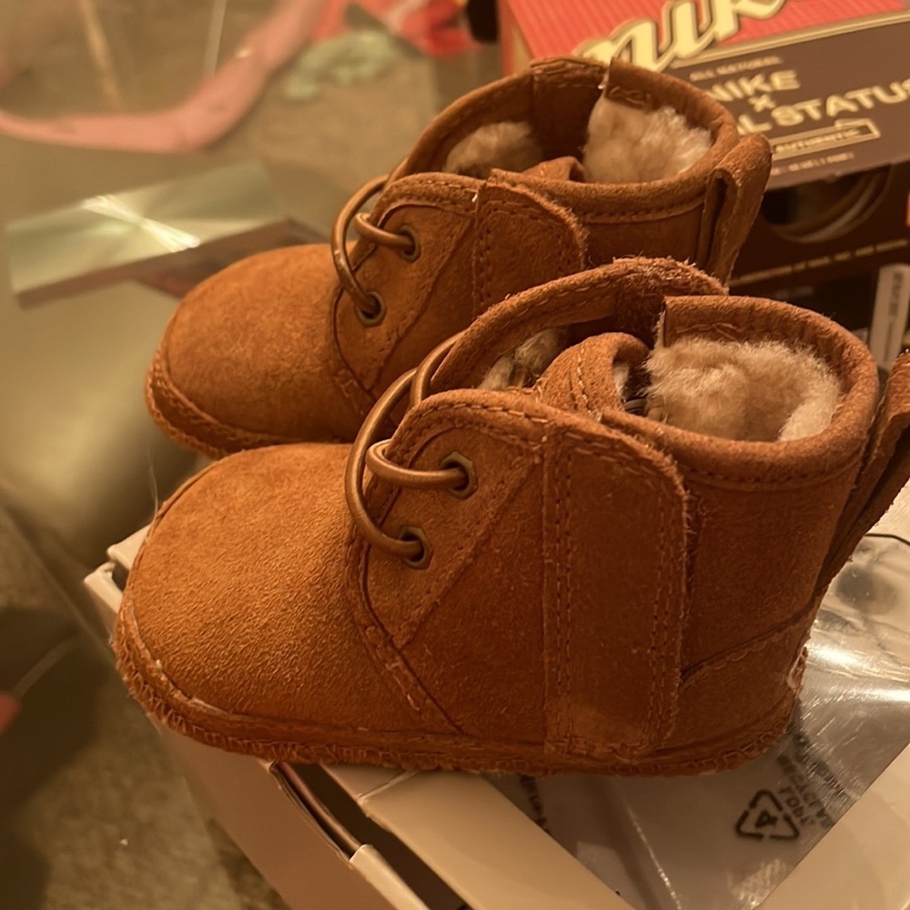 Ugg boots - Picture 3 of 4